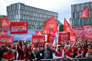 Thyssenkrupp, les salari&eacute;s protestent contre l&rsquo;arriv&eacute;e de Kretinsky