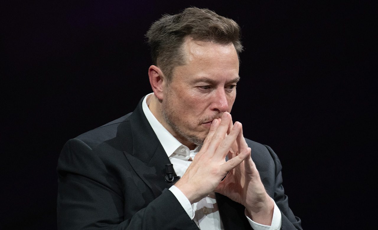 Elon Musk seul au monde : gr&acirc;ce &agrave; l&rsquo;envol&eacute;e de SpaceX, sa fortune d&eacute;passe le seuil historique des 1.000 milliards de dollars