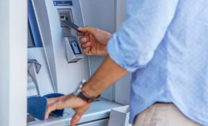 La France perd 2 000 distributeurs automatiques de billets en un an