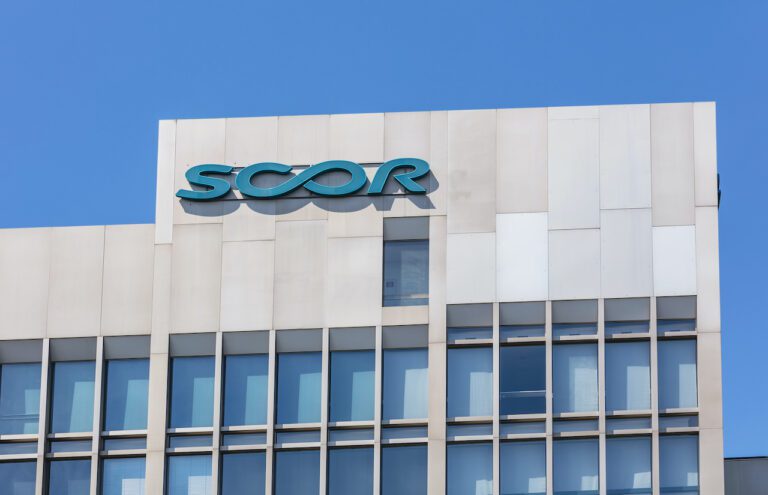 Scor en chute libre apr&egrave;s un avertissement s&eacute;v&egrave;re sur ses objectifs 2024