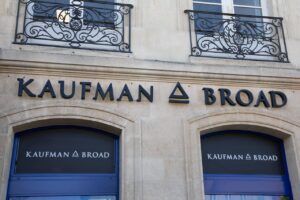 Kaufman & Broad : Entre repli et r&eacute;silience, le promoteur immobilier garde le cap