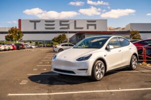 Tesla sous pression : la strat&eacute;gie de baisse des prix p&egrave;se lourdement