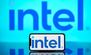 Licenciements massifs et suppression des dividendes, Intel en crise