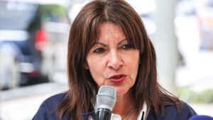 &laquo;&nbsp;Je vous mets au d&eacute;fi de vivre avec 4.900 euros&nbsp;&raquo; : la phrase lunaire d&rsquo;Anne Hidalgo &agrave; Rachida Dati