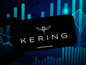 Kering s&rsquo;envole en Bourse : Luca De Meo peut-il vraiment sauver Gucci ?
