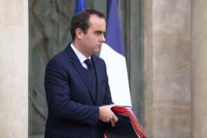 Flat tax &agrave; 36% : coup de massue pour les &eacute;pargnants, voici ce que &ccedil;a changerait pour les Fran&ccedil;ais