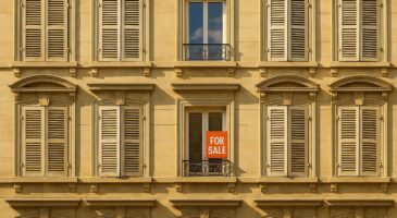 Copropri&eacute;t&eacute; : votre voisin a retir&eacute; ses volets sans autorisation puis vend, ce que l&rsquo;acheteur risque vraiment de devoir payer pour les remettre