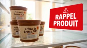 Rappel cr&egrave;me semi-&eacute;paisse : ces pots de Bresse AOP Etrez et Coq d&rsquo;Or lot 322 DLC 18 d&eacute;cembre 2025 &agrave; ne plus consommer, risque grave de Listeria