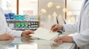 Salaire pr&eacute;parateur en pharmacie en 2025 : combien pouvez-vous vraiment gagner entre officine, h&ocirc;pital, industrie et primes qui changent tout ?