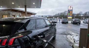 Carburants : pourquoi votre plein flambe d&egrave;s janvier 2026, jusqu&rsquo;&agrave; +15 centimes en quelques jours &agrave; cause d&rsquo;un dispositif &eacute;cologique m&eacute;connu