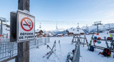 Fumer sur les pistes de ski, en t&eacute;l&eacute;si&egrave;ge ou en file d&rsquo;attente : ce que le nouveau d&eacute;cret anti-tabac 2025 vous fait risquer jusqu&rsquo;&agrave; 750 &euro;
