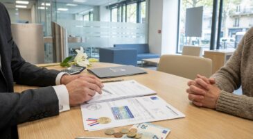 Succession : en 2026, ce plafond &agrave; 5 965 &euro; sur le compte du d&eacute;funt change ce que les h&eacute;ritiers peuvent vraiment prendre pour les frais d&rsquo;obs&egrave;ques