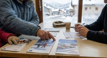 Vacances d&rsquo;hiver : CAF, ch&egrave;ques-vacances, s&eacute;jours solidaires&hellip; ces aides m&eacute;connues qui peuvent enfin envoyer les familles modestes au ski d&egrave;s cet hiver