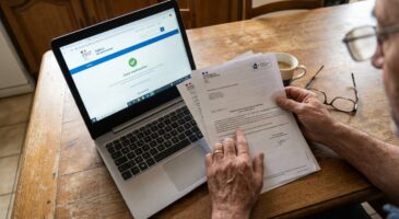 Carri&egrave;re longue : ces trimestres et cette attestation &agrave; demander 6 mois avant pour savoir si vous pouvez partir plus t&ocirc;t &agrave; la retraite sans mauvaise surprise