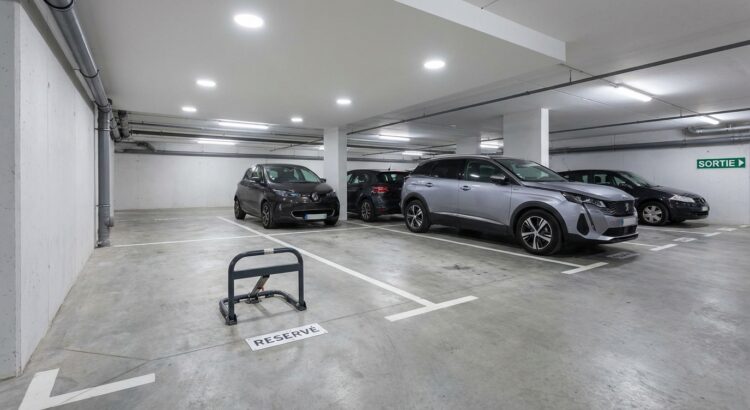 Place de parking en copropri&eacute;t&eacute; : ce que la loi vous autorise (ou pas) &agrave; installer pour bloquer l&rsquo;acc&egrave;s sans risquer de gros ennuis