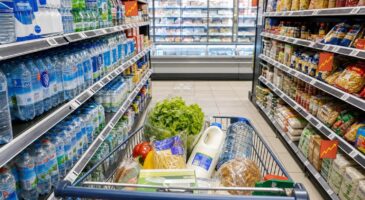 Hausse des prix en supermarch&eacute; en 2026 : Michel-Edouard Leclerc met en garde sur eau, lait, yaourts, surgel&eacute;s&hellip; ces produits du quotidien vis&eacute;s