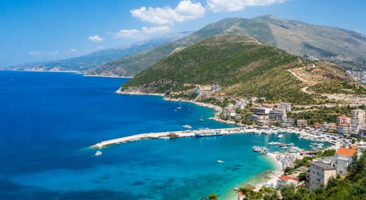 Vacances 2026 : les Fran&ccedil;ais d&eacute;sertent le Portugal et les USA, cette destination m&eacute;connue voit ses r&eacute;servations exploser de +288%