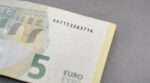 Ce billet de 5 &euro; peut valoir 5000 &euro; : ne le d&eacute;pensez surtout pas avant d&rsquo;avoir v&eacute;rifi&eacute; ce d&eacute;tail sur son num&eacute;ro de s&eacute;rie