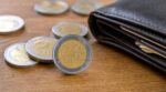 Cette pi&egrave;ce de 2&euro; qui tra&icirc;ne dans votre porte-monnaie vaut peut-&ecirc;tre 1000&euro; : voici le d&eacute;tail &agrave; v&eacute;rifier imm&eacute;diatement